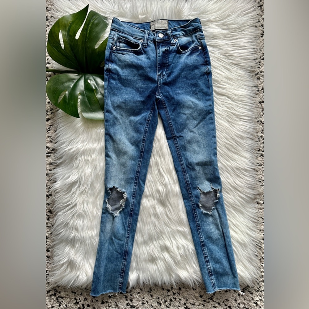 Distressed Amazing Free People Jeans